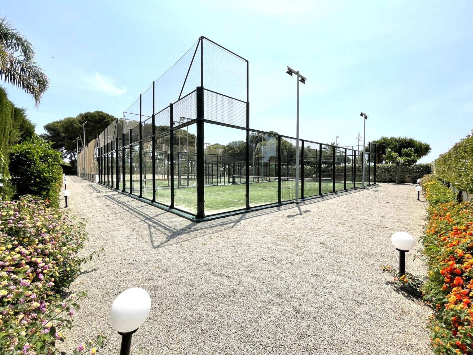 Luxurycambrils Resort&Spa Экстерьер фото